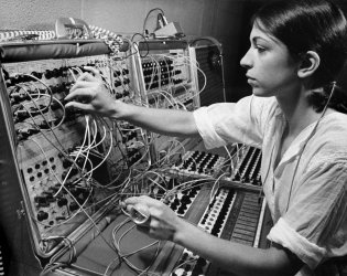 SONORAS. FESTIVAL M&Uacute;SICA ELECTRONICA EXPERIMENTAL SONORA